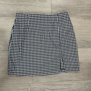 Grid pattern skirt